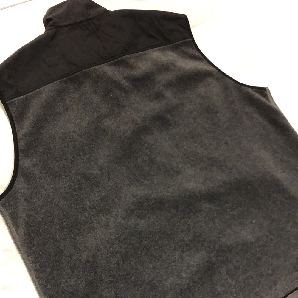 Roots athletics grey / black zipper button up fleece. Lots of pockets. EUC!! - Picture 5 of 5